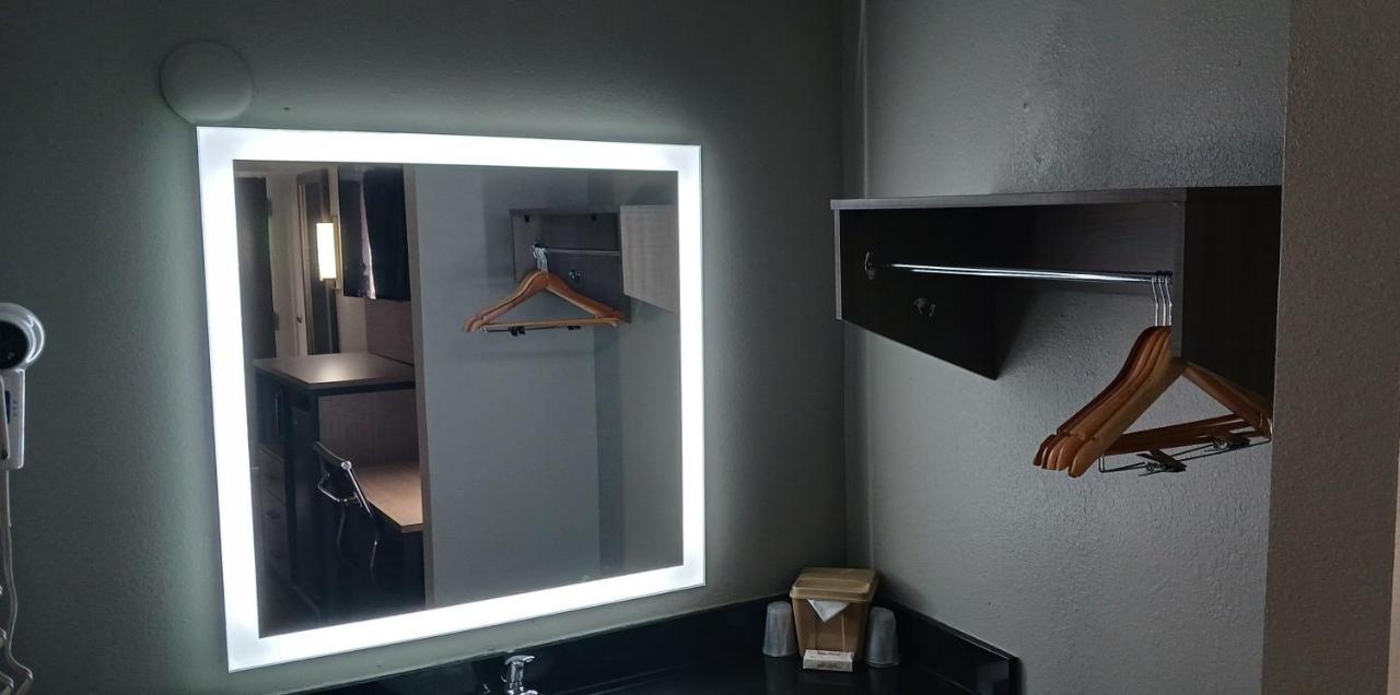 Red Roof Inn Fort Worth West ภายนอก รูปภาพ